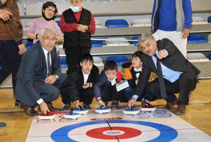 Başkan Güder’den Down Sendromlu Çocuklara Özel İlgi