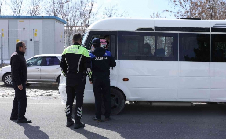 Diyarbakır’da Korsan Taksi Ve Servis Denetimi