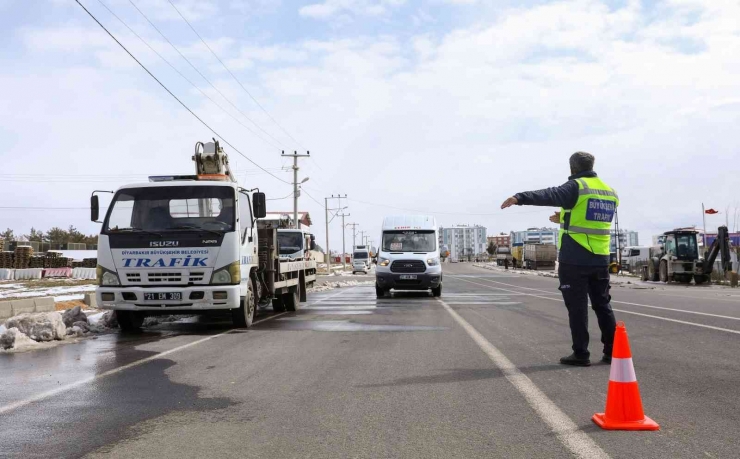 Diyarbakır’da Korsan Taksi Ve Servis Denetimi