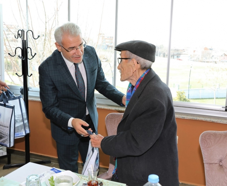 Battalgazi’de Ulu Çınarları Mutlu Eden Buluşma