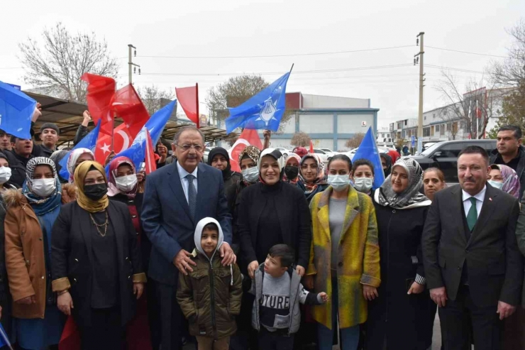 Ak Parti, Myk’da Alınan Karar Sonrası Belediye Ziyaretlerine Başladı