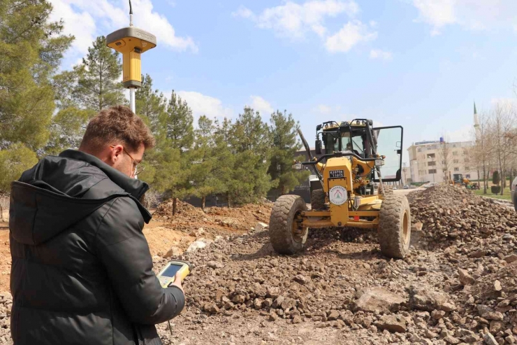 Çamlıyayla’da Yeni Yollar Açılıyor