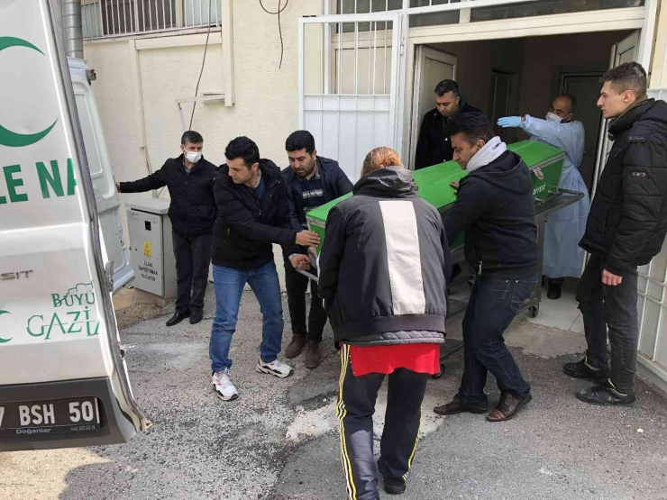 Berber Koltuğunda Öldürülen Genç, Son Yolculuğuna Uğurlandı