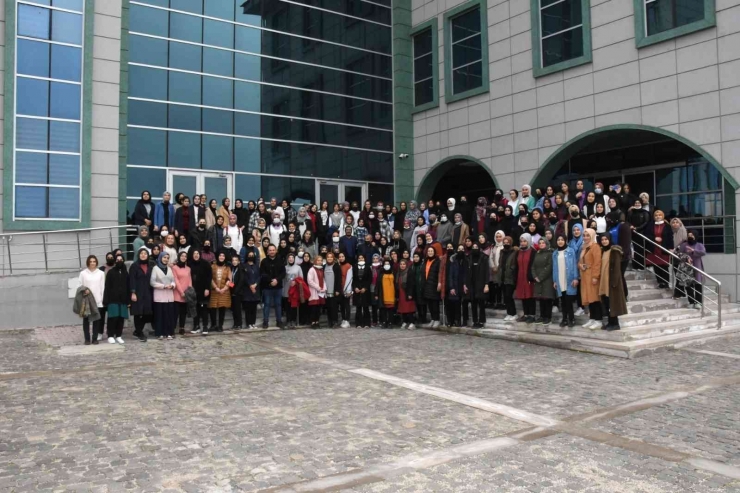 Öğrenciler Adıyaman Üniversitesi’ni Tanıdı