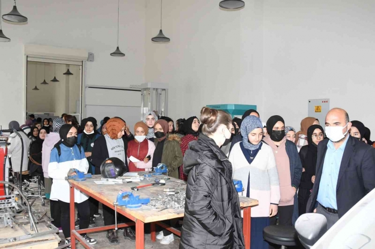 Öğrenciler Adıyaman Üniversitesi’ni Tanıdı