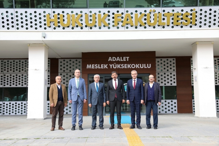 Başkan Güder, Geleceğin Hukukçularıyla Buluştu