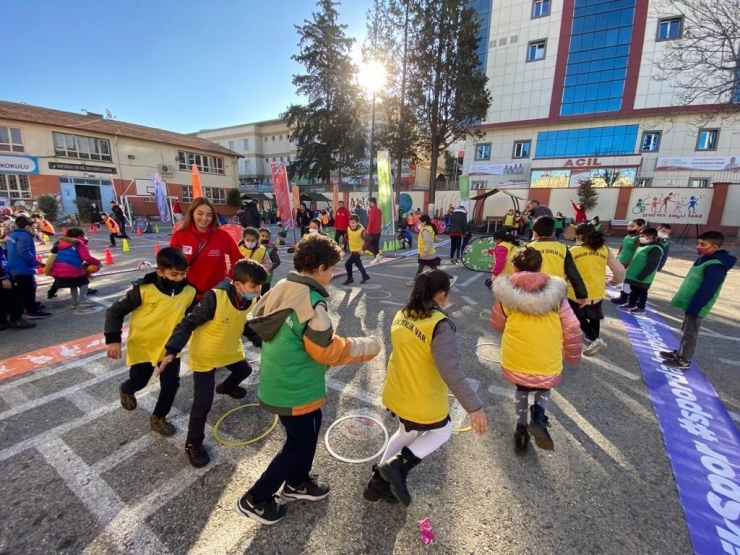 Okulda Şenlik Var Projesi Sporla Farkındalık Oluşturuyor