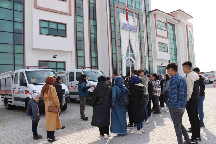 Gençler Arama Kurtarmayı Yerinde Öğrendi