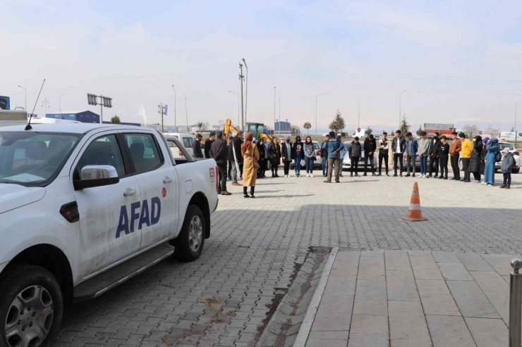 Gençler Arama Kurtarmayı Yerinde Öğrendi