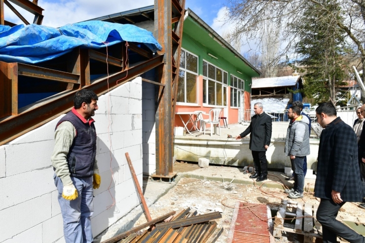 Başkan Çınar, Yeşilyurt Güreş Sahası Çalışmalarını İnceledi