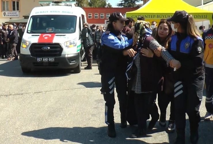 Trafik Kazasında Hayatını Kaybeden Polis Ve Eşi Törenle Memleketlerine Uğurlandı