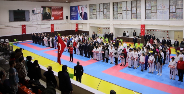 Karate Grup Müsabakaları Adıyaman’da Yapıldı