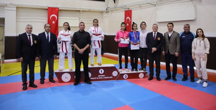 Karate Grup Müsabakaları Adıyaman’da Yapıldı