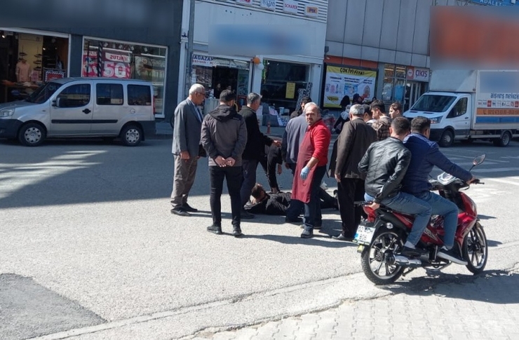 Minibüs İle Elektrikli Bisiklet Çarpıştı: 1 Yaralı