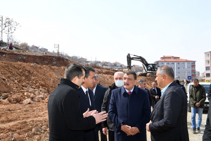 Başkan Gürkan, Güney Kuşak Yolunda İncelemelerde Bulundu