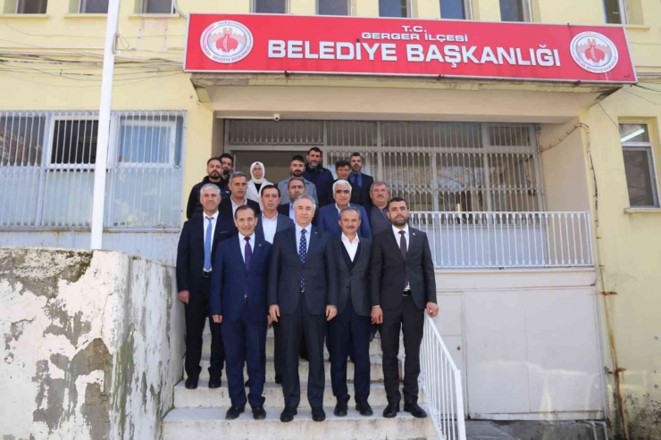 Ak Parti Mkyk Üyesi Yanılmaz Ak Partili Belediyeleri Ziyaret Etti