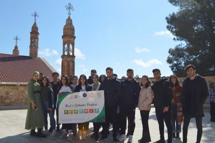 Adıyamanlı Gençler Mardin’i Gezdi