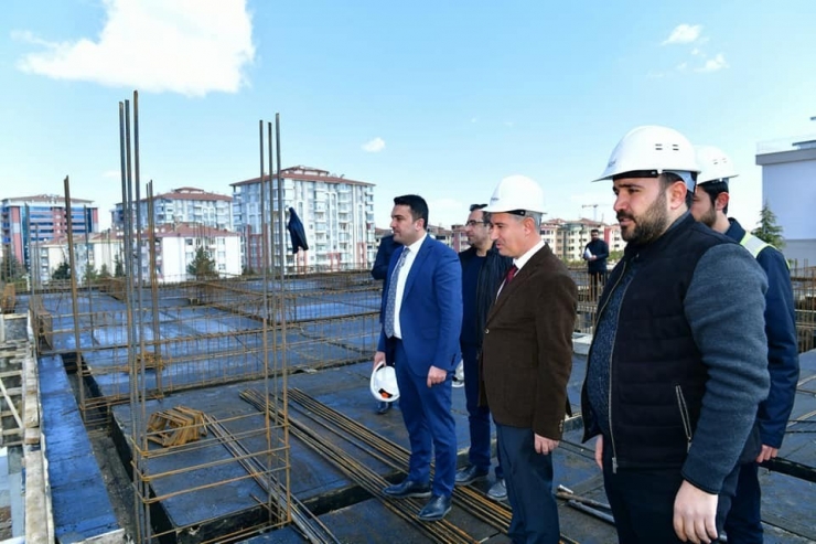 Başkan Çınar, Kentsel Dönüşüm Projesindeki Binaları İnceledi