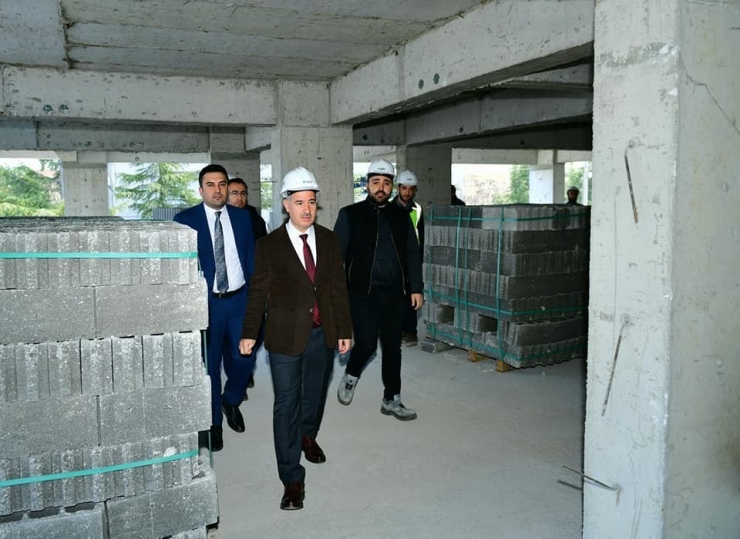 Başkan Çınar, Kentsel Dönüşüm Projesindeki Binaları İnceledi