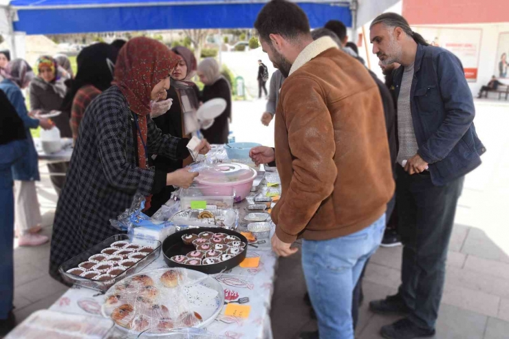 Afrika’da Su Kuyusu Açtırmak İçin Etkinlik Düzenlendi