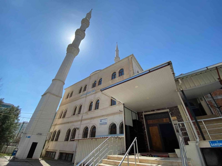 Hırsızların Hedefi Olan Cami 8 Defa Soyuldu, İmamın Psikolojisi Bozuldu