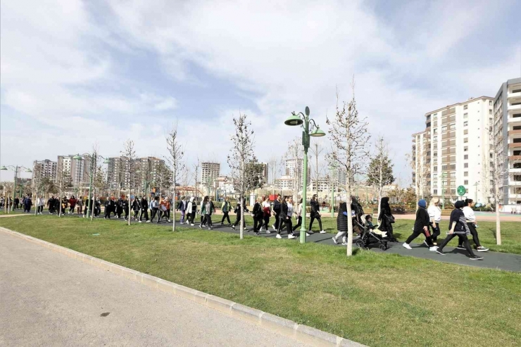 Şehitkamil Vadi Park’ta Sağlığa Adım Attılar