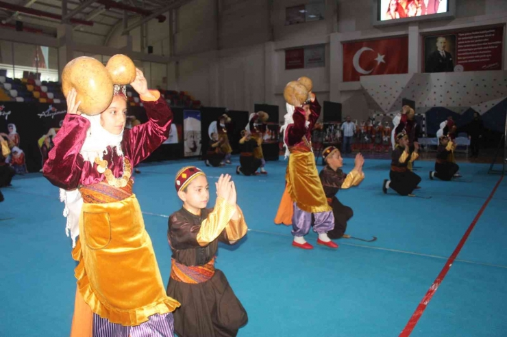 Adıyaman’da, Halk Oyunları Müsabakaları Düzenlendi