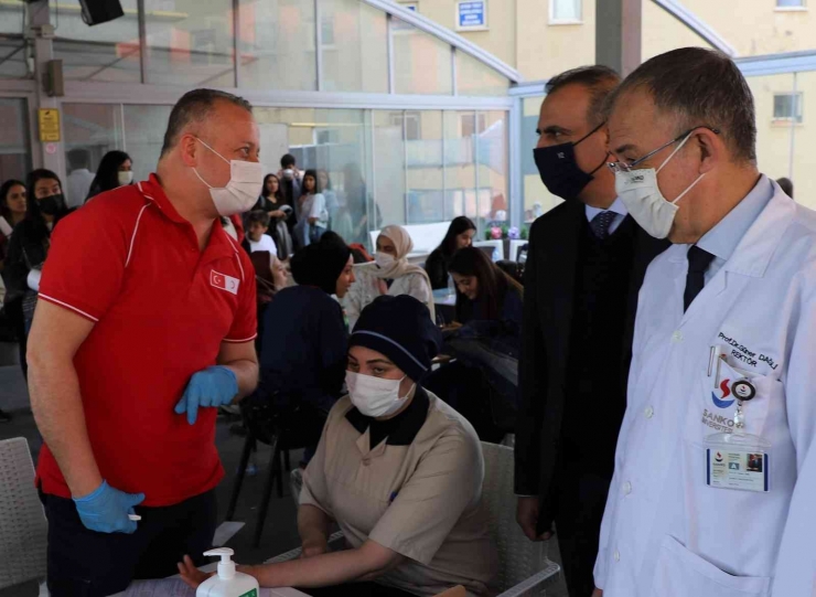 Sanko Üniversitesi’nde Kan Bağışı Kampanyası Düzenlendi