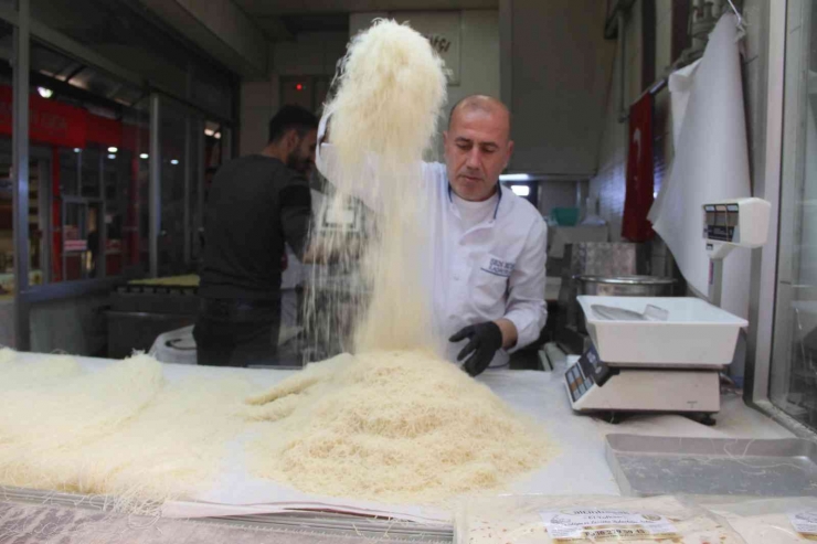 Ramazan Ayında Kadayıfa Yoğun İlgi