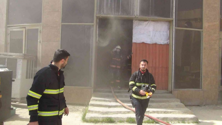 Kaldığı Kulübe Yanan Bekçi İnşaat Halindeki Otelin Lobisinde Ölü Bulundu