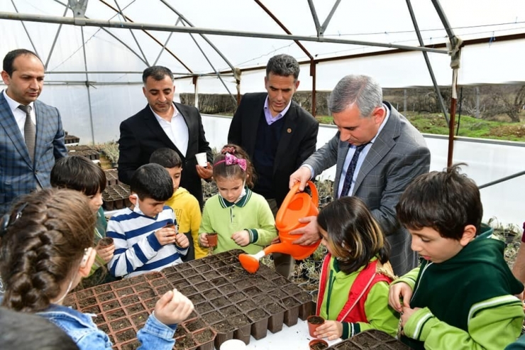 Yeşilyurt’ta Dededen Toruna Tohumlar Toprakla Buluşuyor