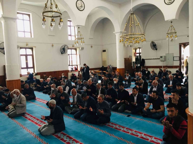 Alparslan Türkeş İçin Mevlit Okutuldu