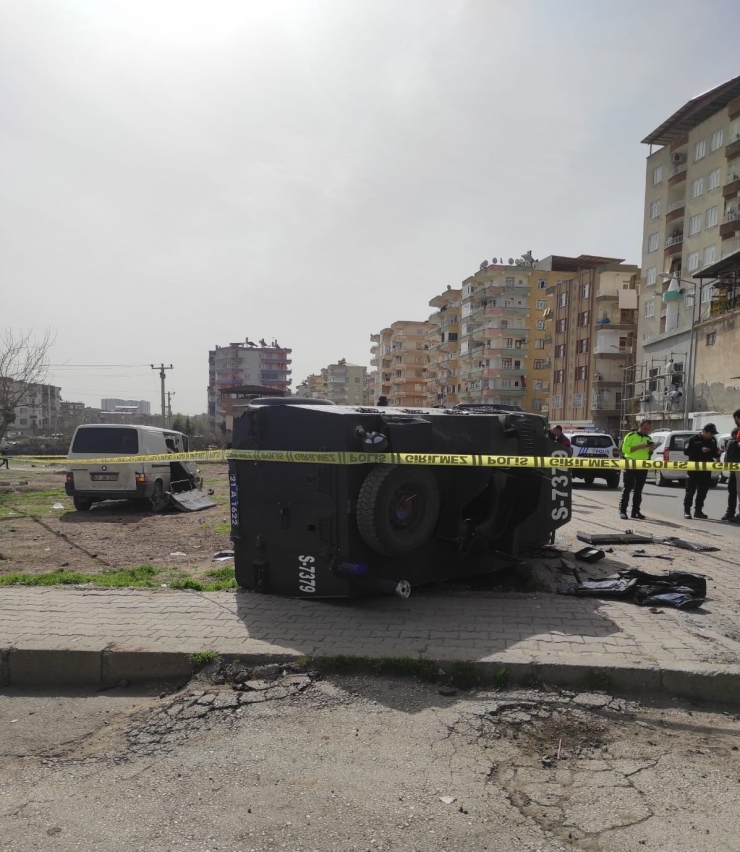 Hırsız Kovalarken Zırhlı Araç Kaza Yaptı: 1’i Polis 2 Kişi Yaralandı