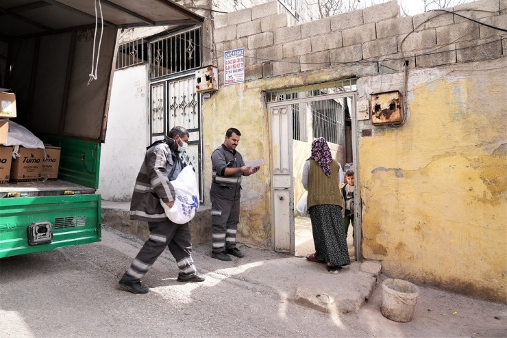 Şehitkamil’de On Binlerce Aileye Gıda Yardımı Desteği