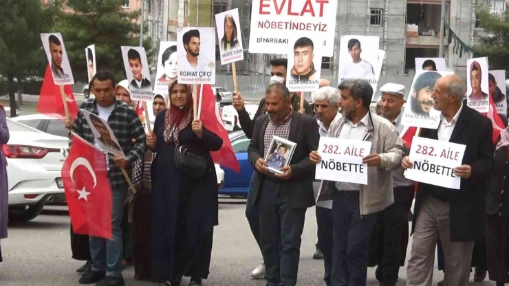 Aileler Direniyor, Evlat Nöbetine Katılım Devam Ediyor