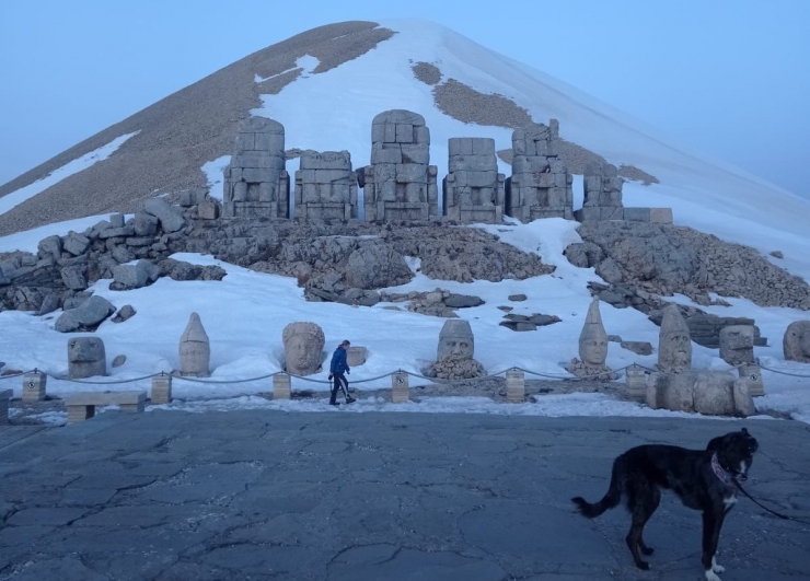 Yolu Açılan Nemrut Dağı İlk Turistleri Ağırladı