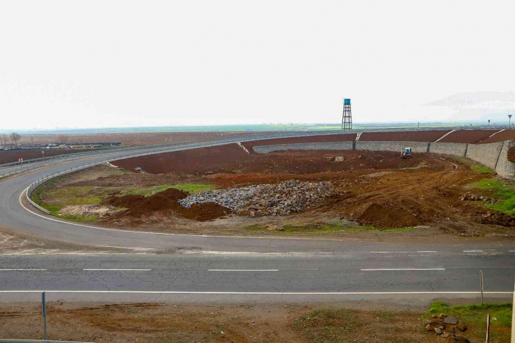 Şanlıurfa Yolu Yonca Kavşakta Düzenleme Çalışmaları Başladı