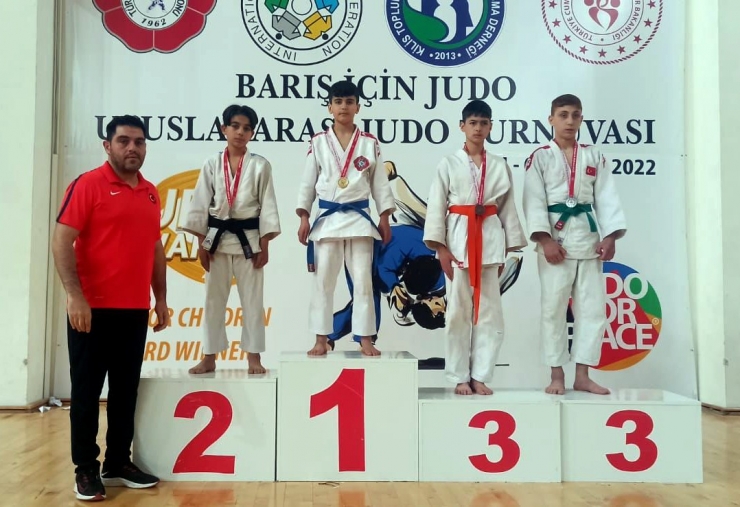 Diyarbakır Büyükşehir Belediyesi Sporcuları Judoda Başarı Elde Etti