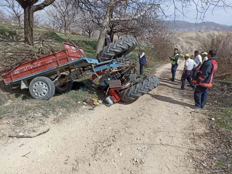 Malatya’da Traktör Devrildi: 1 Ölü, 1 Yaralı