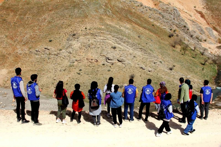 Adıyaman’da Dinazor Tepesi Büyük İlgi Çekiyor