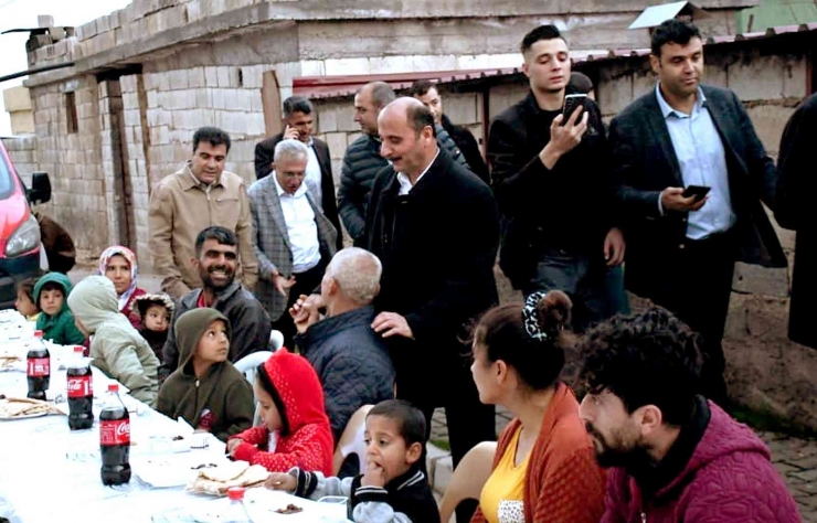 Kaymakamı Sevgili İle Belediye Başkanı Doğru İhtiyaç Sahibi Ailelerle İftar Yaptı