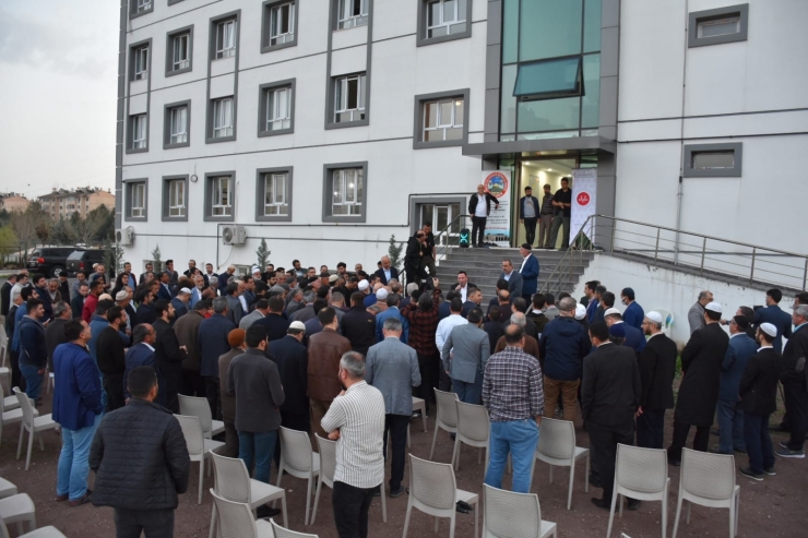 Başkan Beyoğlu, Kur’an Kursu Öğrencileriyle İftarda Bir Araya Geldi