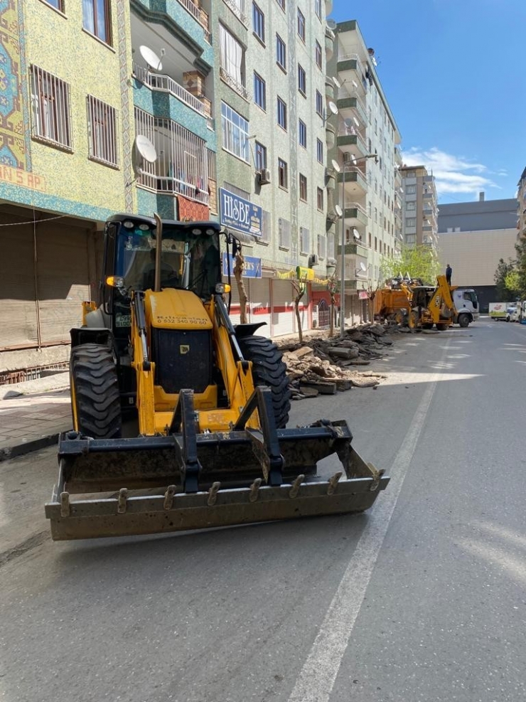 Bağlar Belediyesi Parklarda Yenileme Çalışmaları Başlattı