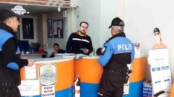 Polisten Şüpheli Paket Ve Sahte Para Uyarısı