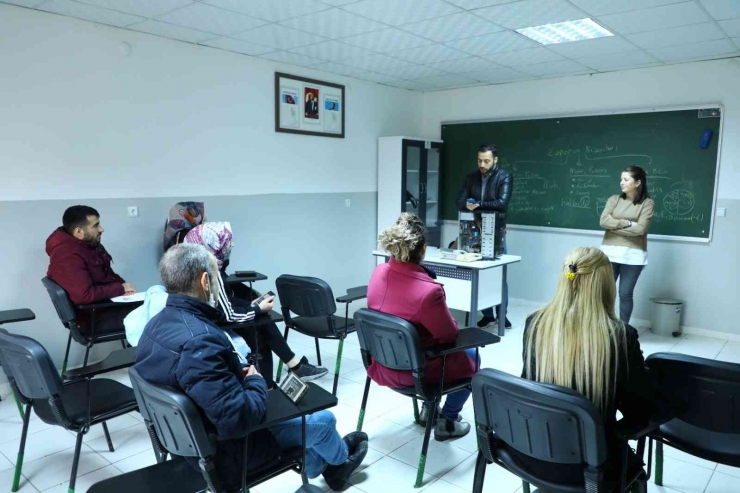 Yenişehir Belediyesi’nin ‘yesmek’ Kurslarında Eğitimler Devam Ediyor Ediyor