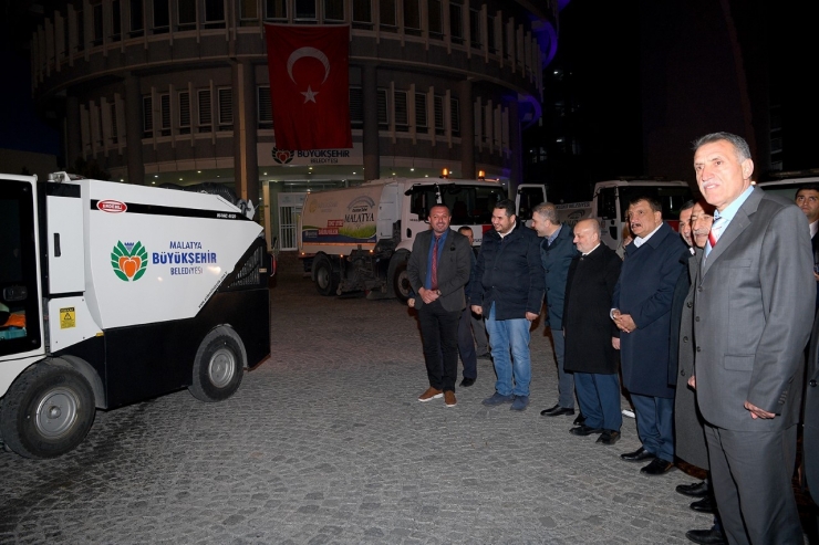 Malatya Büyükşehir Belediyesi’nin Bahar Ve Yaz Temizliği Başladı