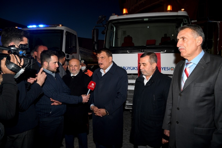 Malatya Büyükşehir Belediyesi’nin Bahar Ve Yaz Temizliği Başladı