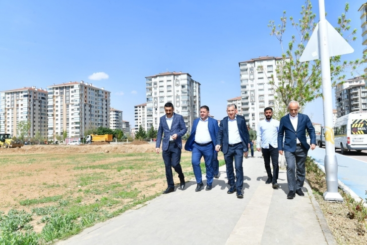 Yeşilyurt’ta Mahallelerin Prestiji Artırıyor