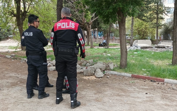 Hırsızlık İhbarı Polisleri Harekete Geçirdi