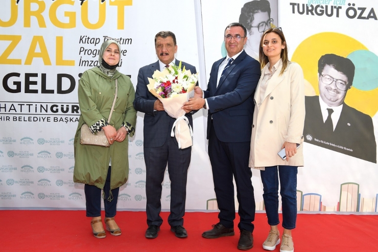 ‘gençler İçin Turgut Özal’ Kitabı, Kitapseverlerle Buluştu